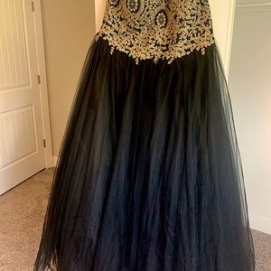Never worn gorgeous black and detailed gold sequin size 26 prom party dress.